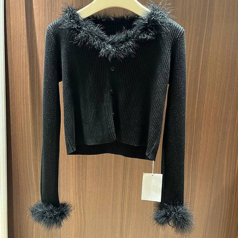 Elegant V-neck Form-fitting Short Base Layer Top For Women