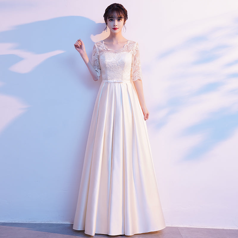 Dress Woman Elegant Poetry Recitation Dignified Performance